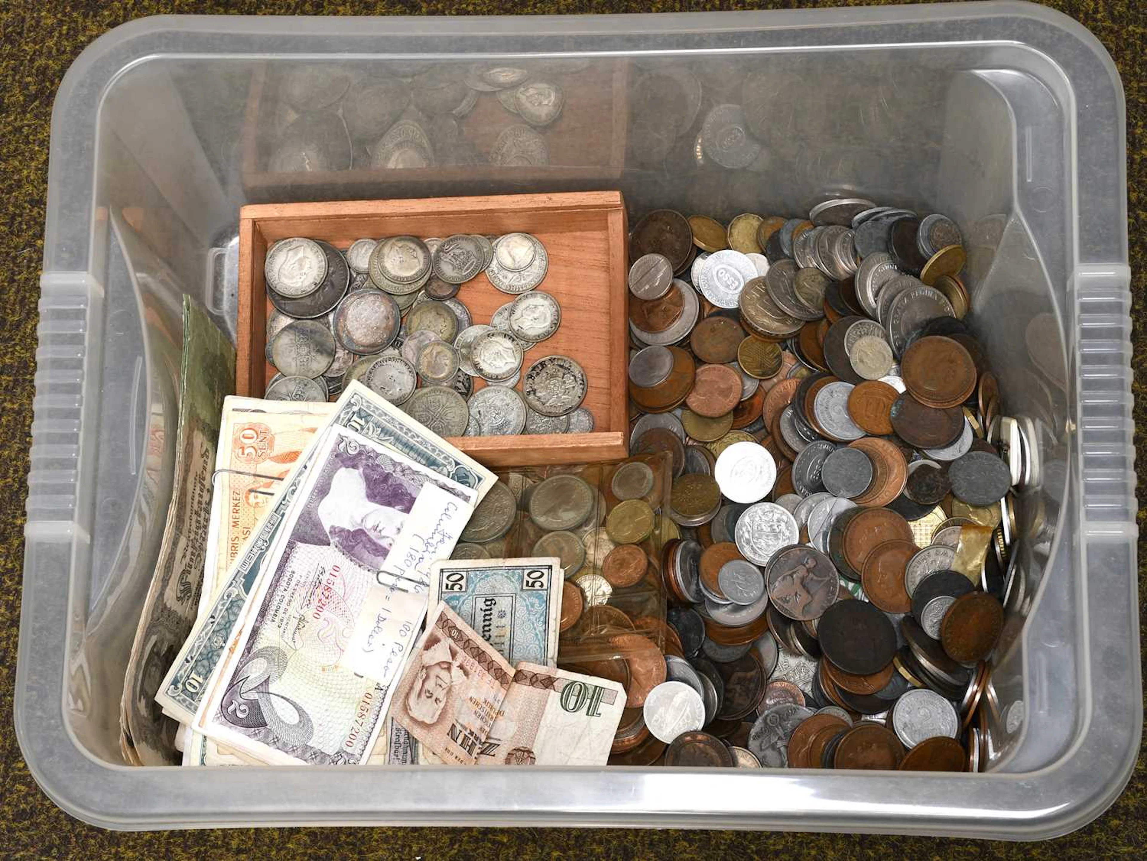 A Collection of British and World Coins and Banknotes