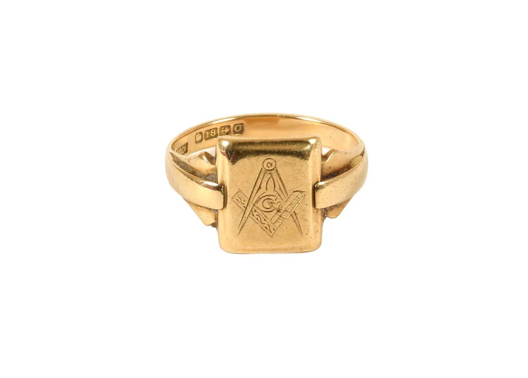 An 18 Carat Gold Masonic Signet Ring