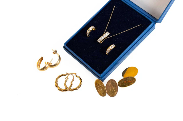 A Small Quantity of Jewellery
