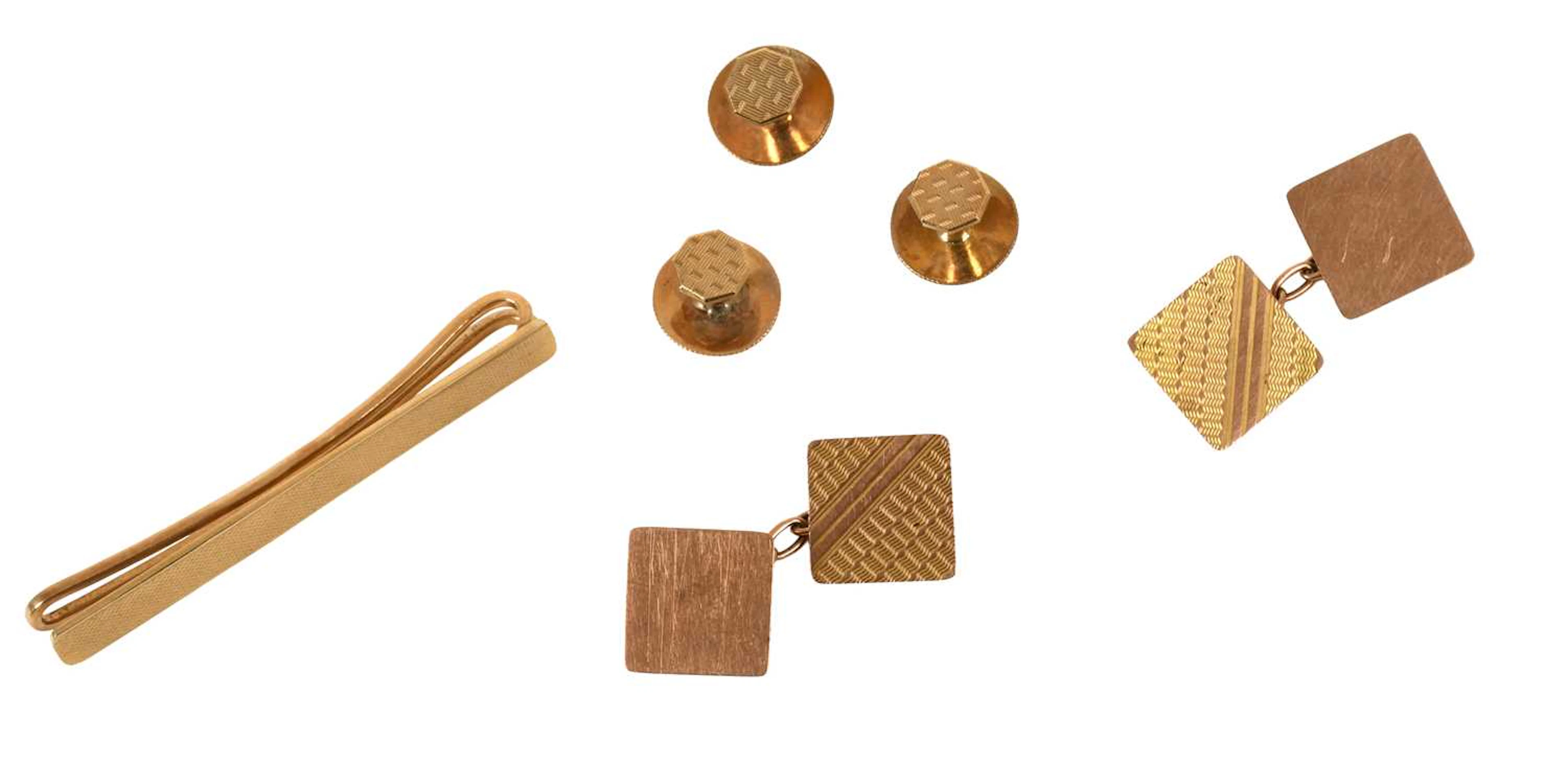 A Small Quantity of 9 Carat Gold Jewellery