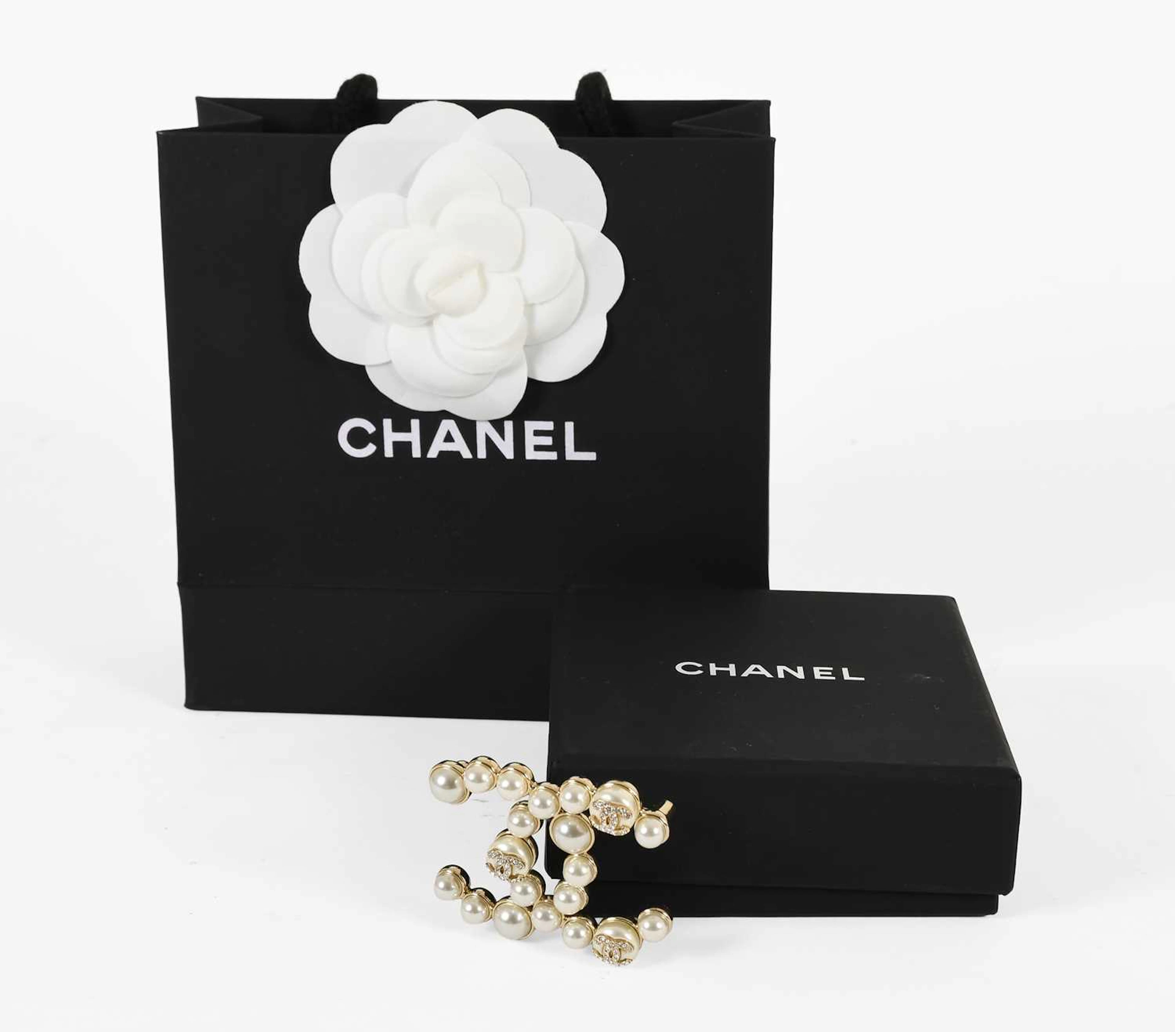 Chanel Simulated Pearl Interlocking CC Brooch, 2014