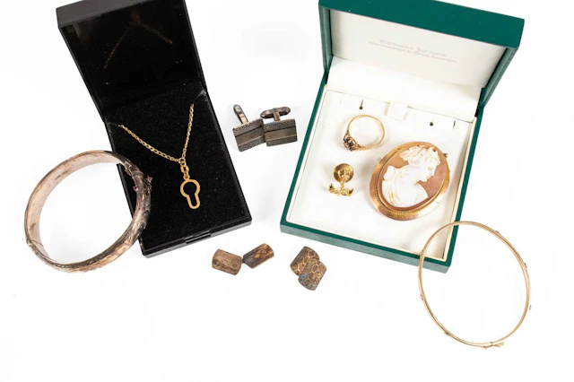 A Small Quantity of Jewellery, A 9 Carat Gold Sapphire and Diamond