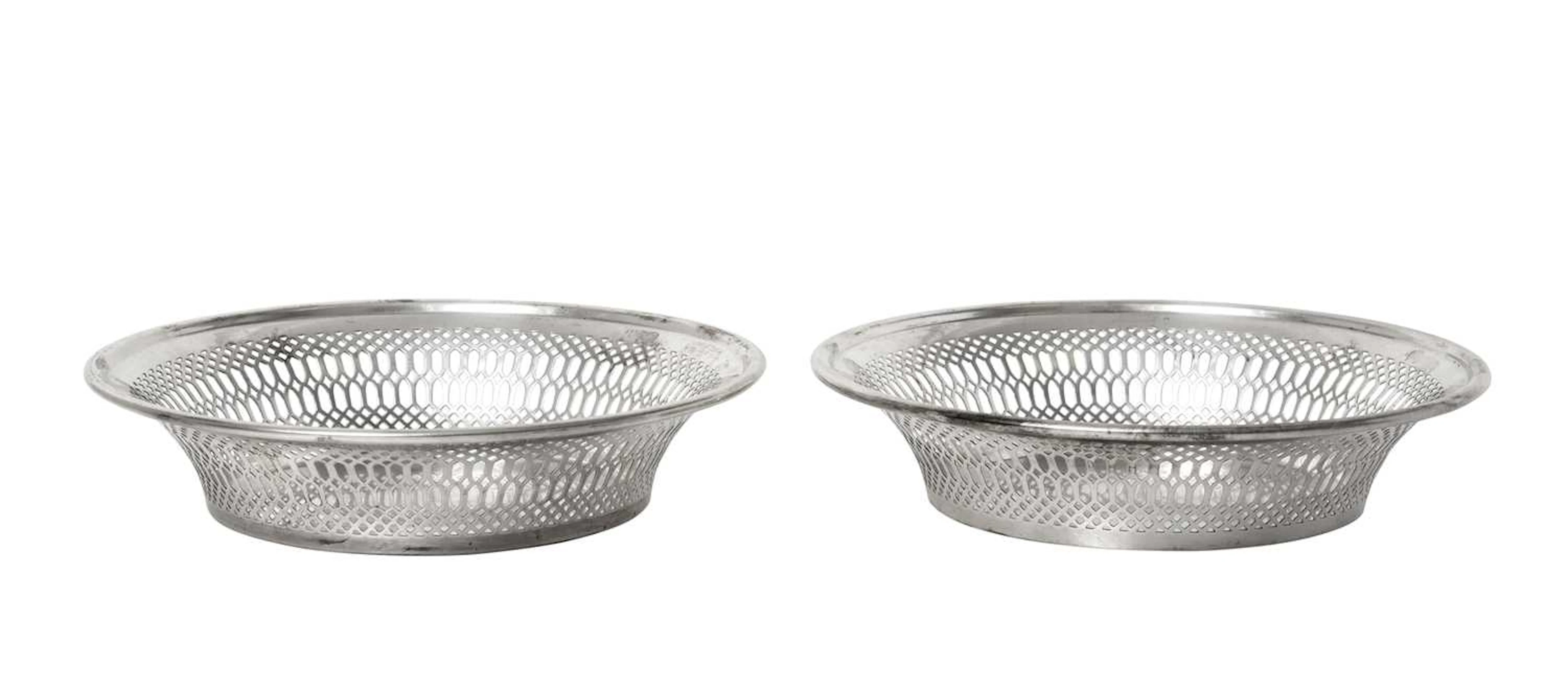 A Pair of George V Silver Bowls by Mappin and Webb, London, 1915
