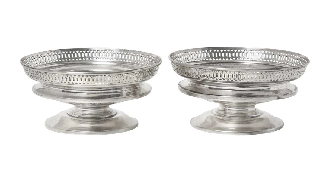 A Pair of George V Silver Bowls by Walker and Hall, Sheffield, 1915