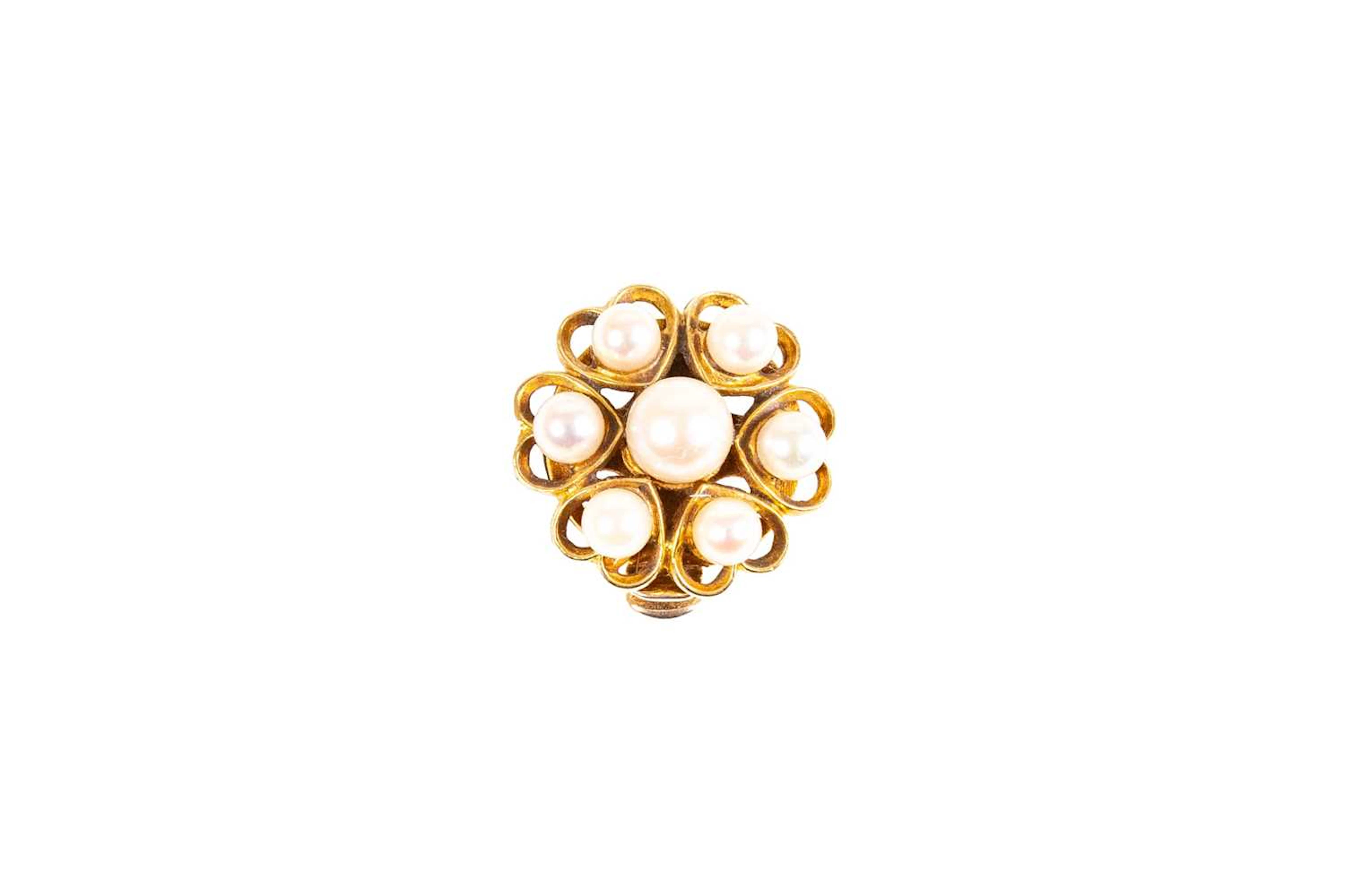 A 9 Carat Gold Cultured Pearl Clip