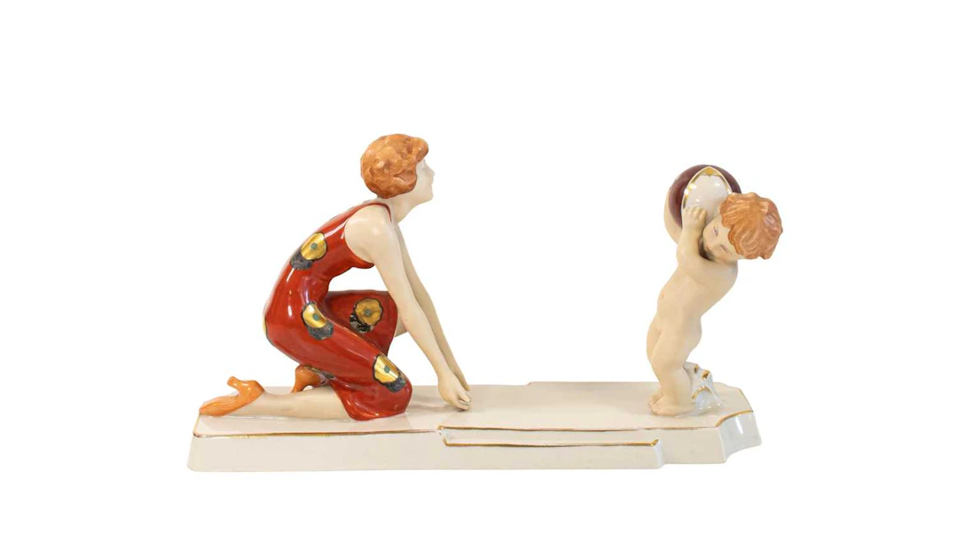 A Royal Dux Art Deco Figural Group