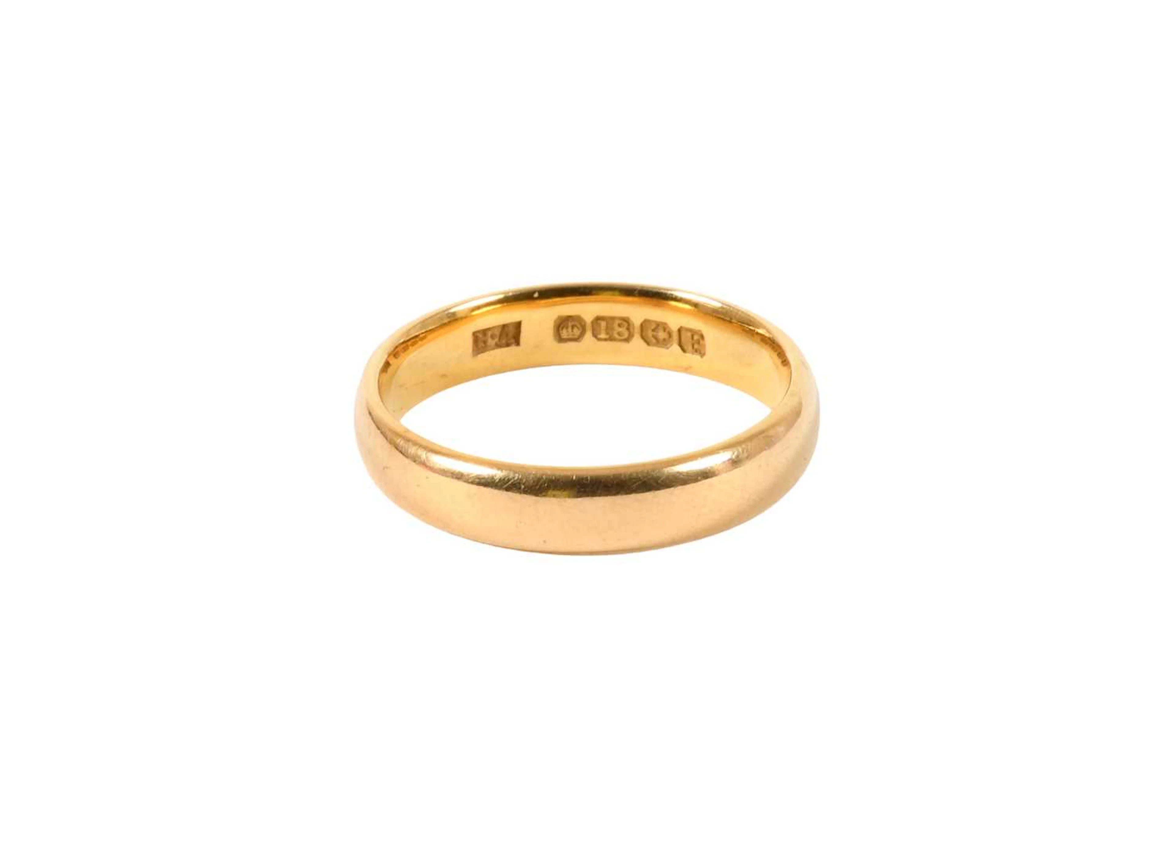 An 18 Carat Gold Band Ring