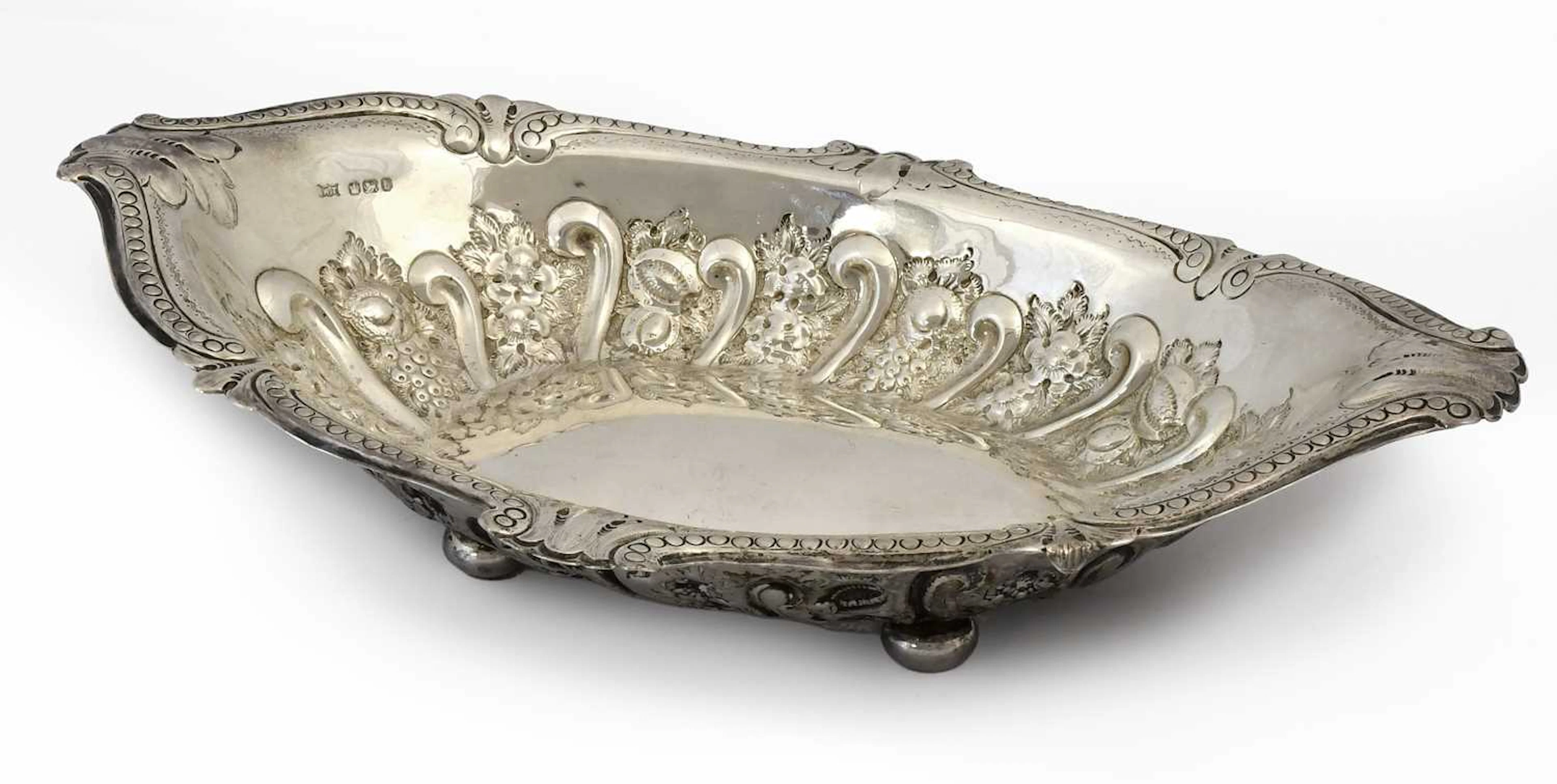 A Victorian Silver Bowl, Maker's Mark WT, Possibly for W. Turner