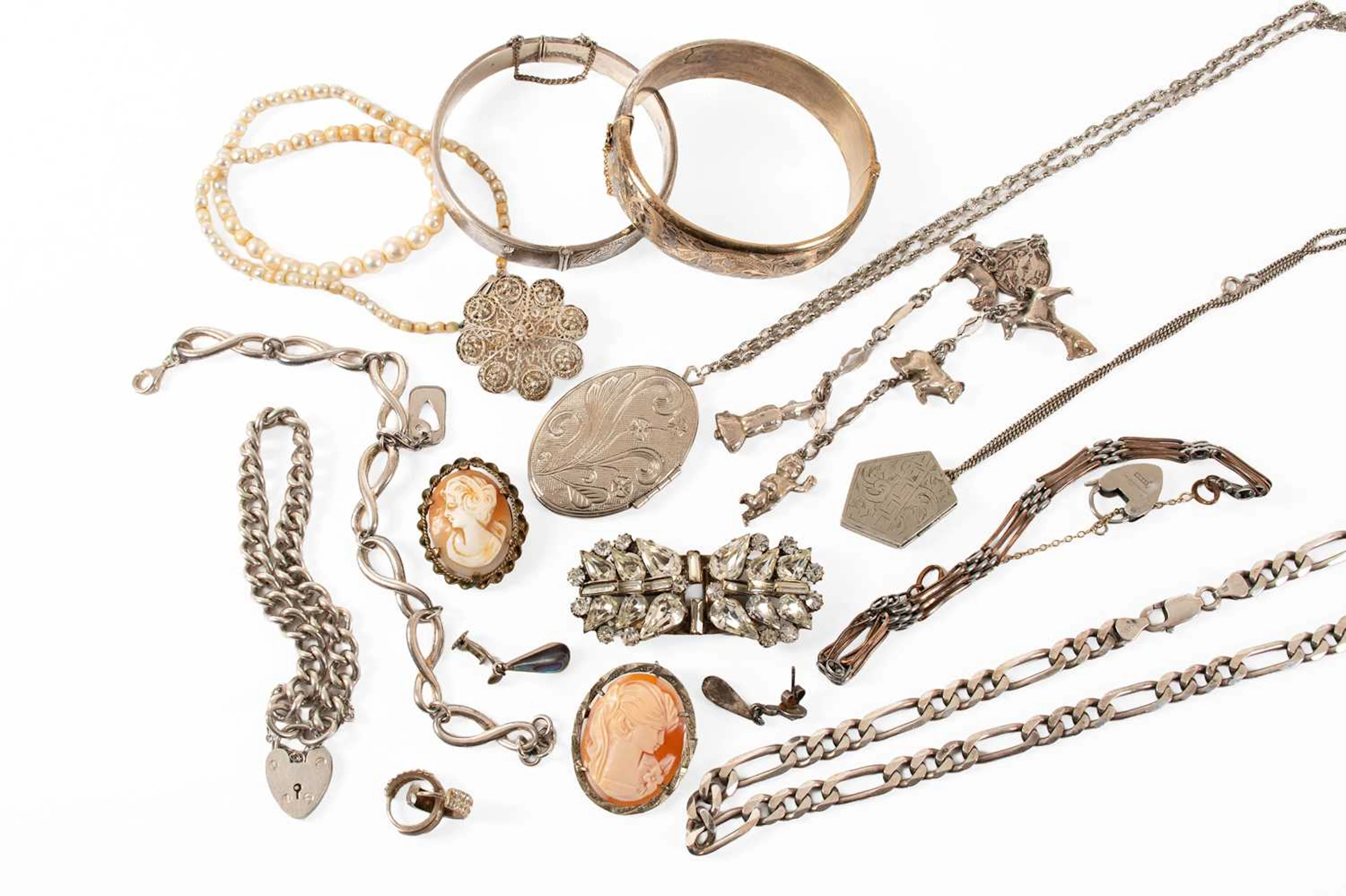 A Small Quantity of Jewellery, A Small Quantity of Costume Jewellery