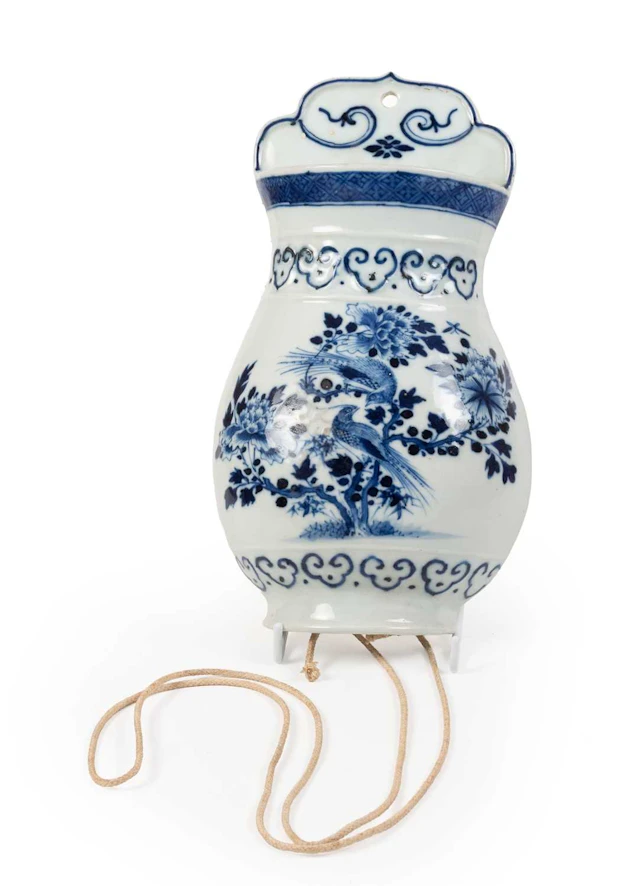 A Chinese Porcelain Wall Pocket, 19the century