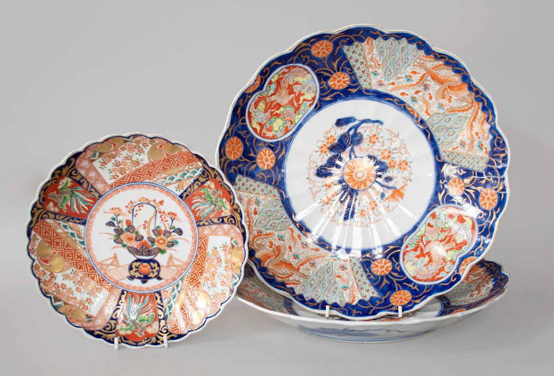 A Pair of Japanese Imari Porcelain Chargers, late Meiji period