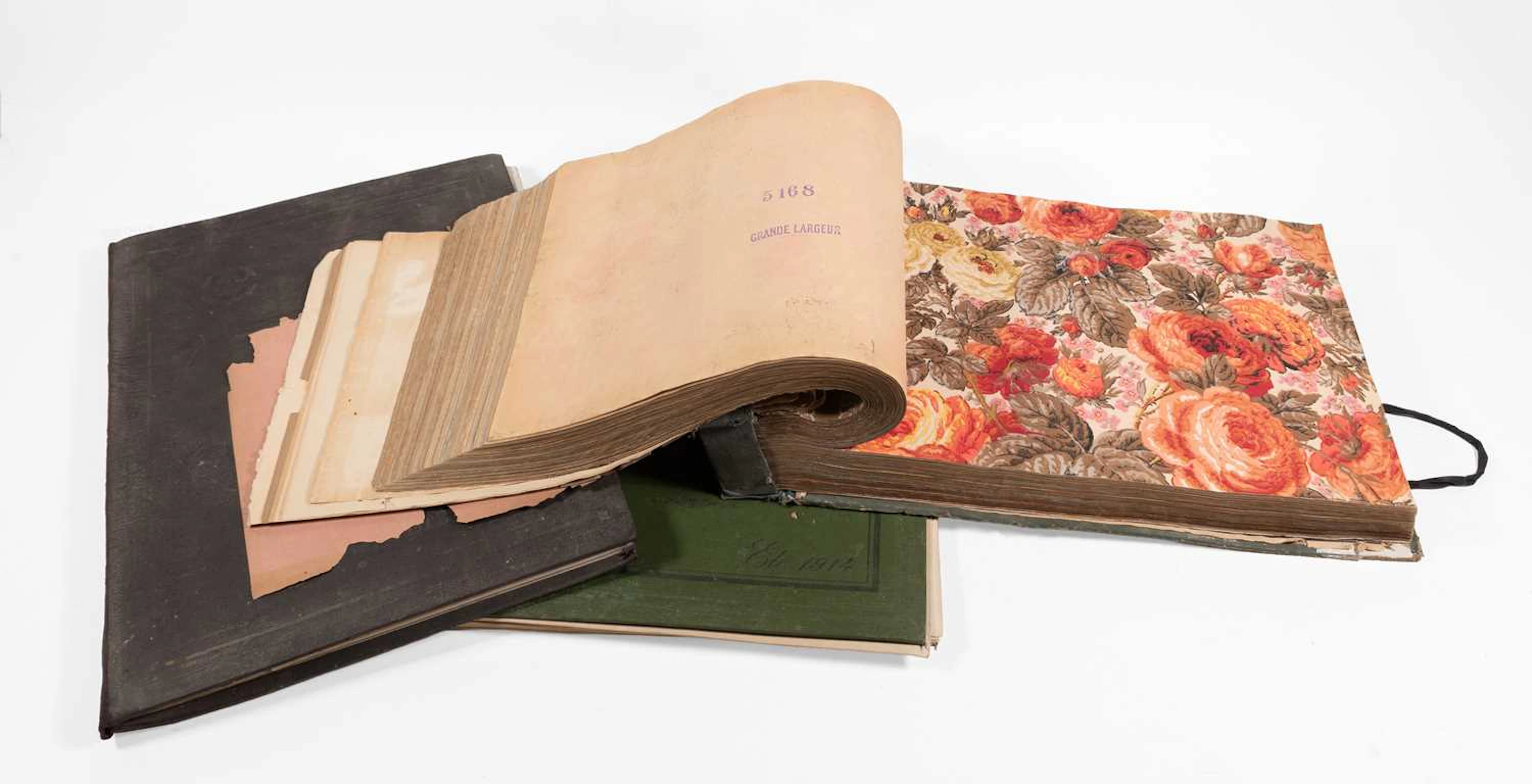 French A M & Cie Album Garnitures Année 1913, Broderies - Dentelles