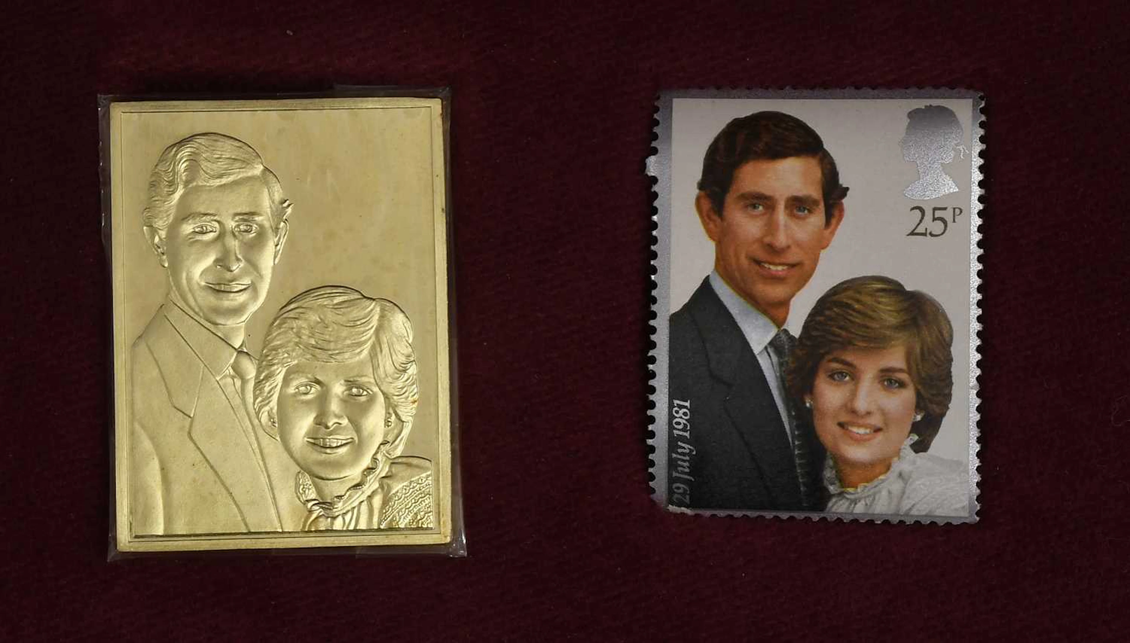 An Elizabeth II Gold Copy of a Stamp, With English Import Marks for