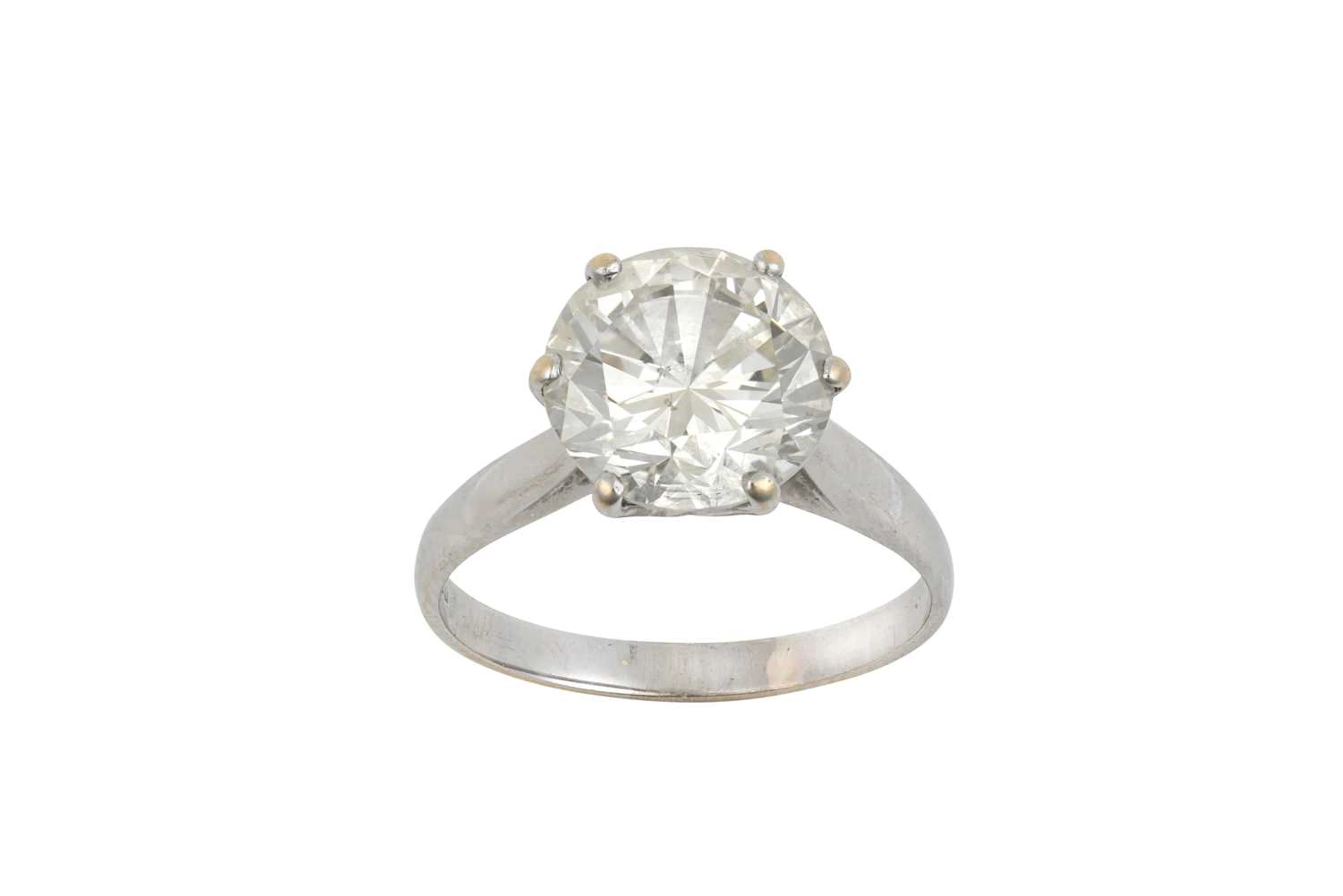 An 18 Carat White Gold Diamond Solitaire Ring