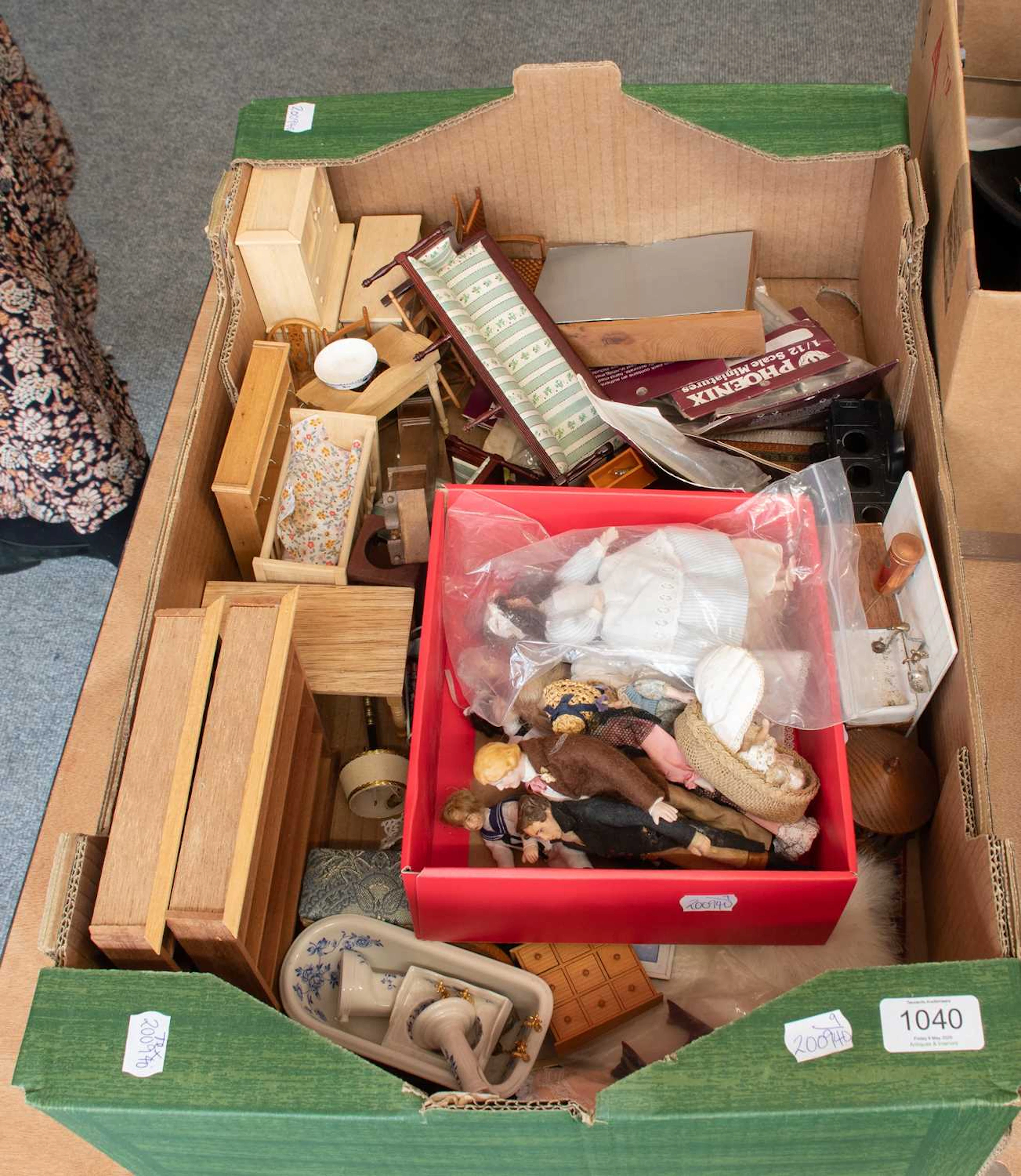 Modern Dolls House Furnishing and Accessories