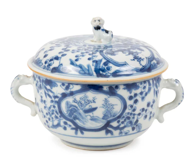 A Chinese Porcelain Porringer and Cover, Kangxi