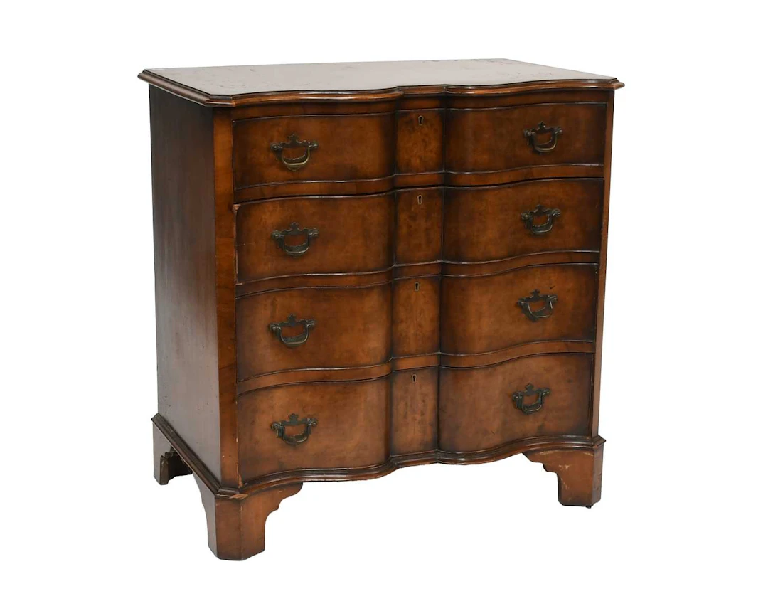 A Reproduction Walnut Serpentine Fronted Chest of Drawers