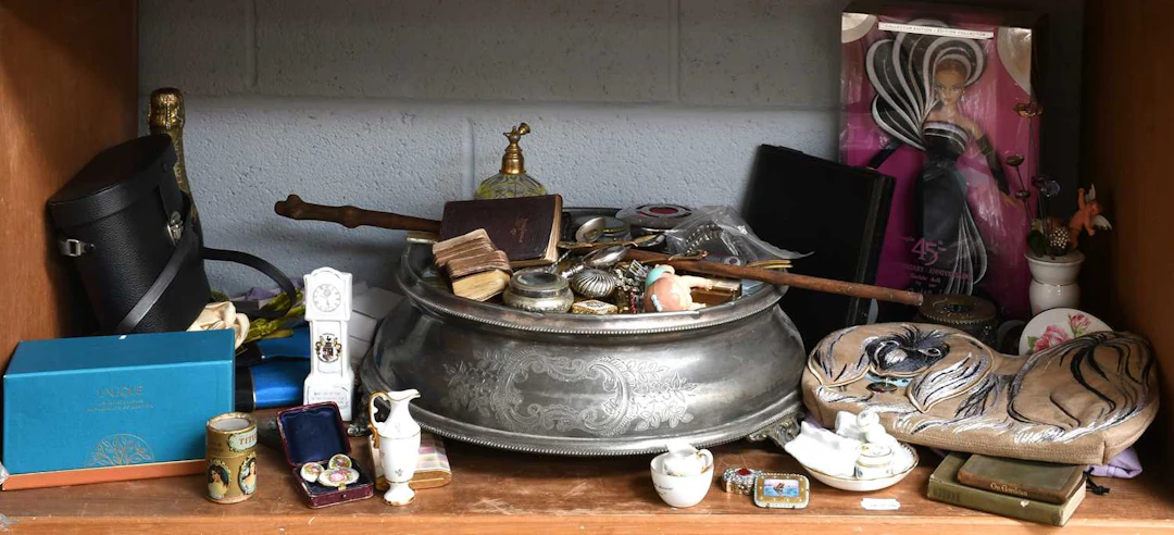 A Quantity of Assorted Collectables