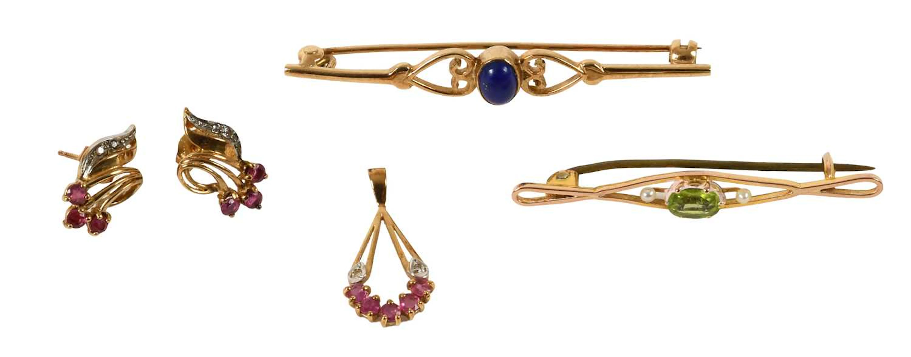 A Small Quantity of Jewellery