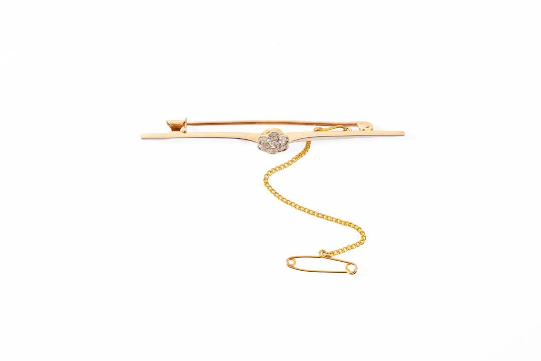 A Diamond Cluster Bar Brooch