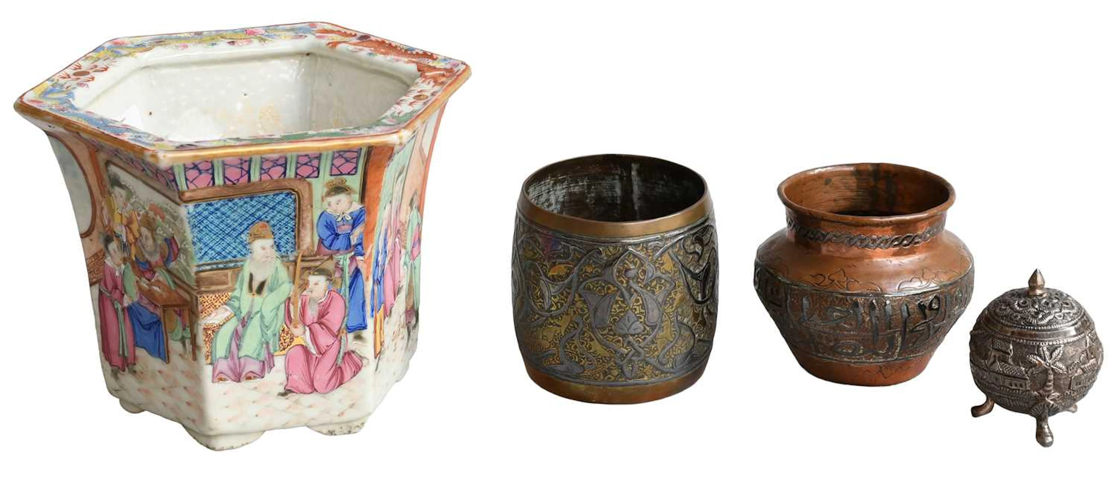 A Cantonese Porcelain Small Planter, mid-19th century