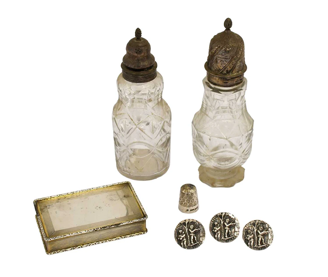 An Elizabeth II Silver Snuff-Box, by Padgett and Braham Ltd., Birmingham