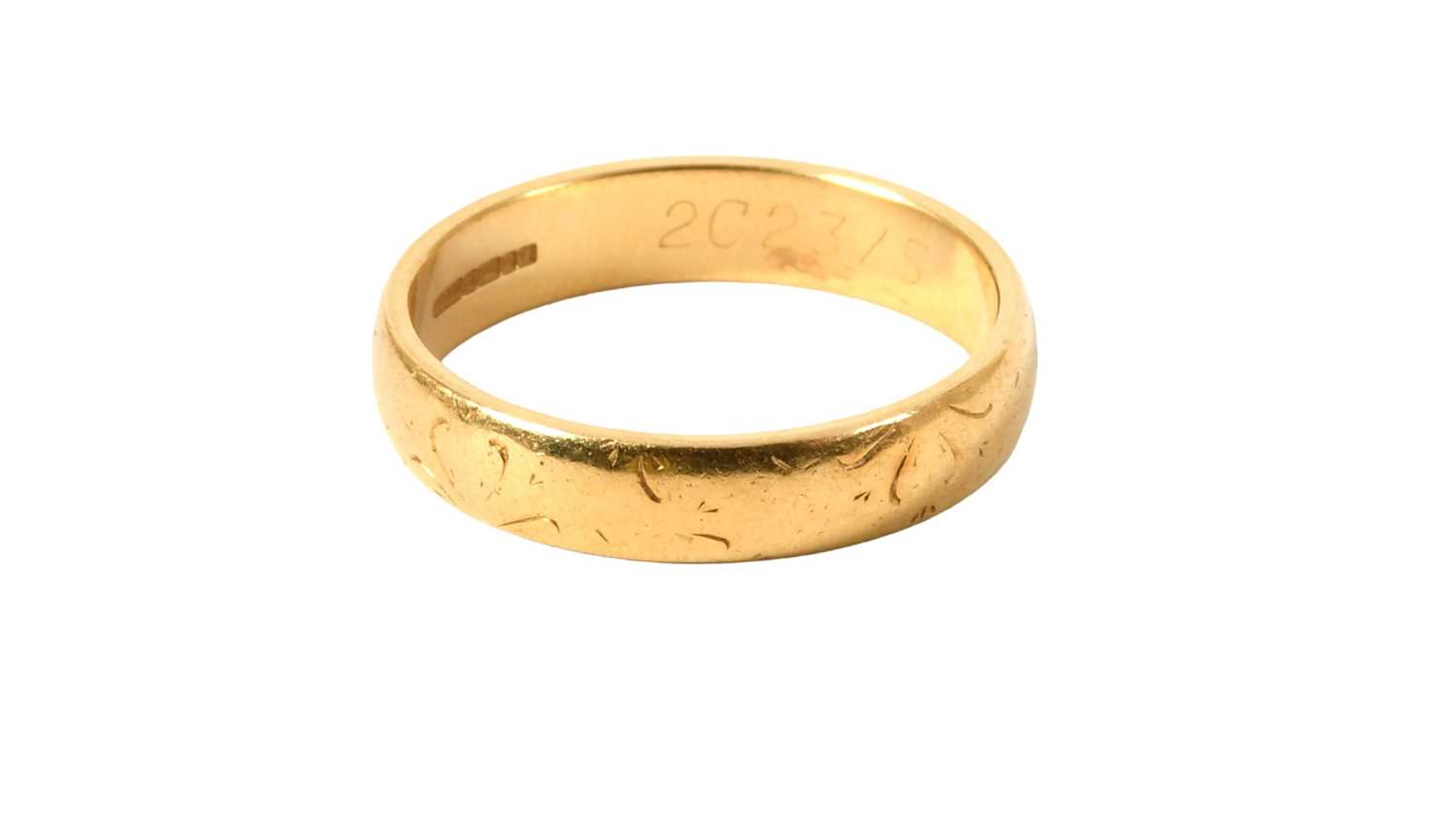 An 18 Carat Gold Band Ring