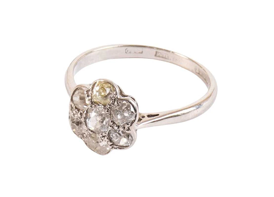 A Diamond Cluster Ring