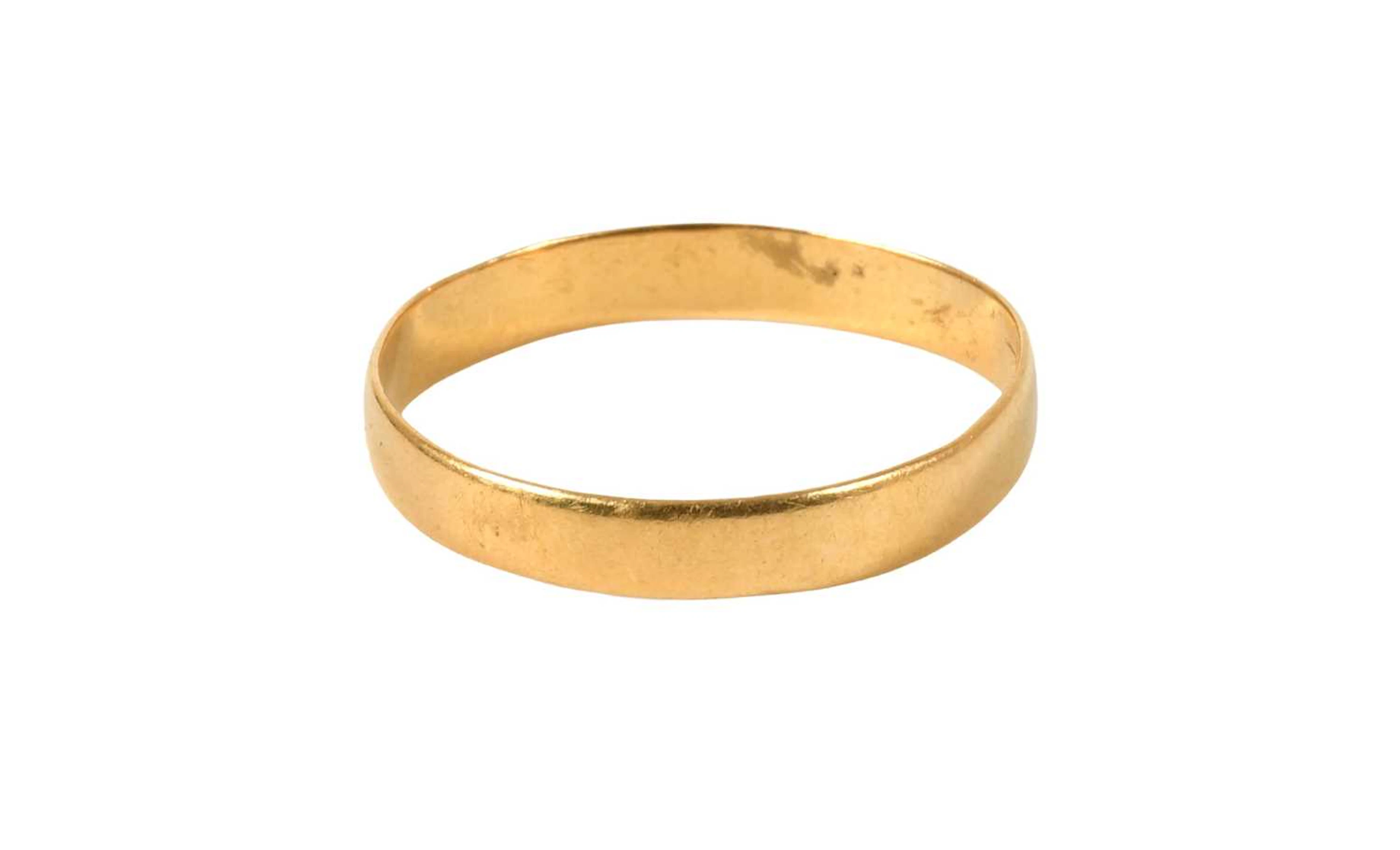 A 22 Carat Gold Band Ring