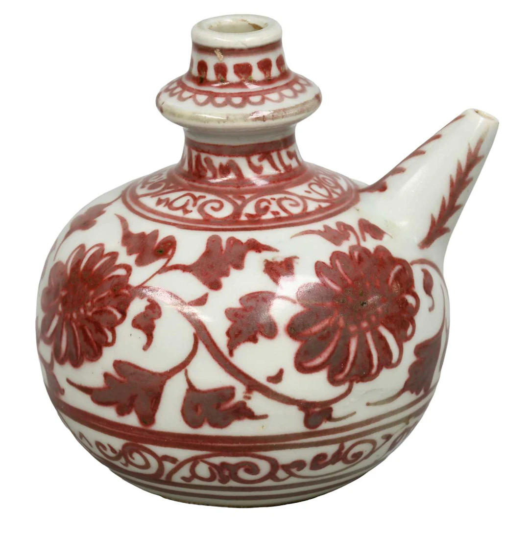 A Chinese Porcelain Kendi