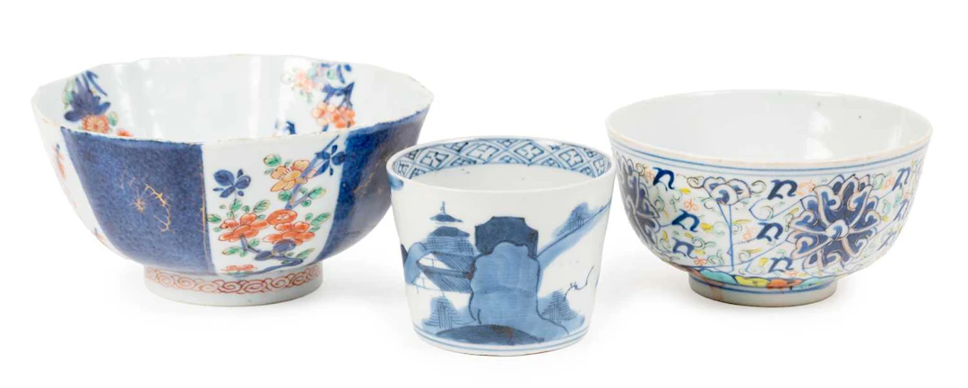 A Chinese Porcelain Bowl, Kangxi, A Wucai Bowl, An Arita Porcelain Beaker