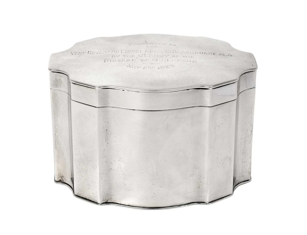A George V Silver Biscuit-Box by Ellis and Co., Birmingham, 1935