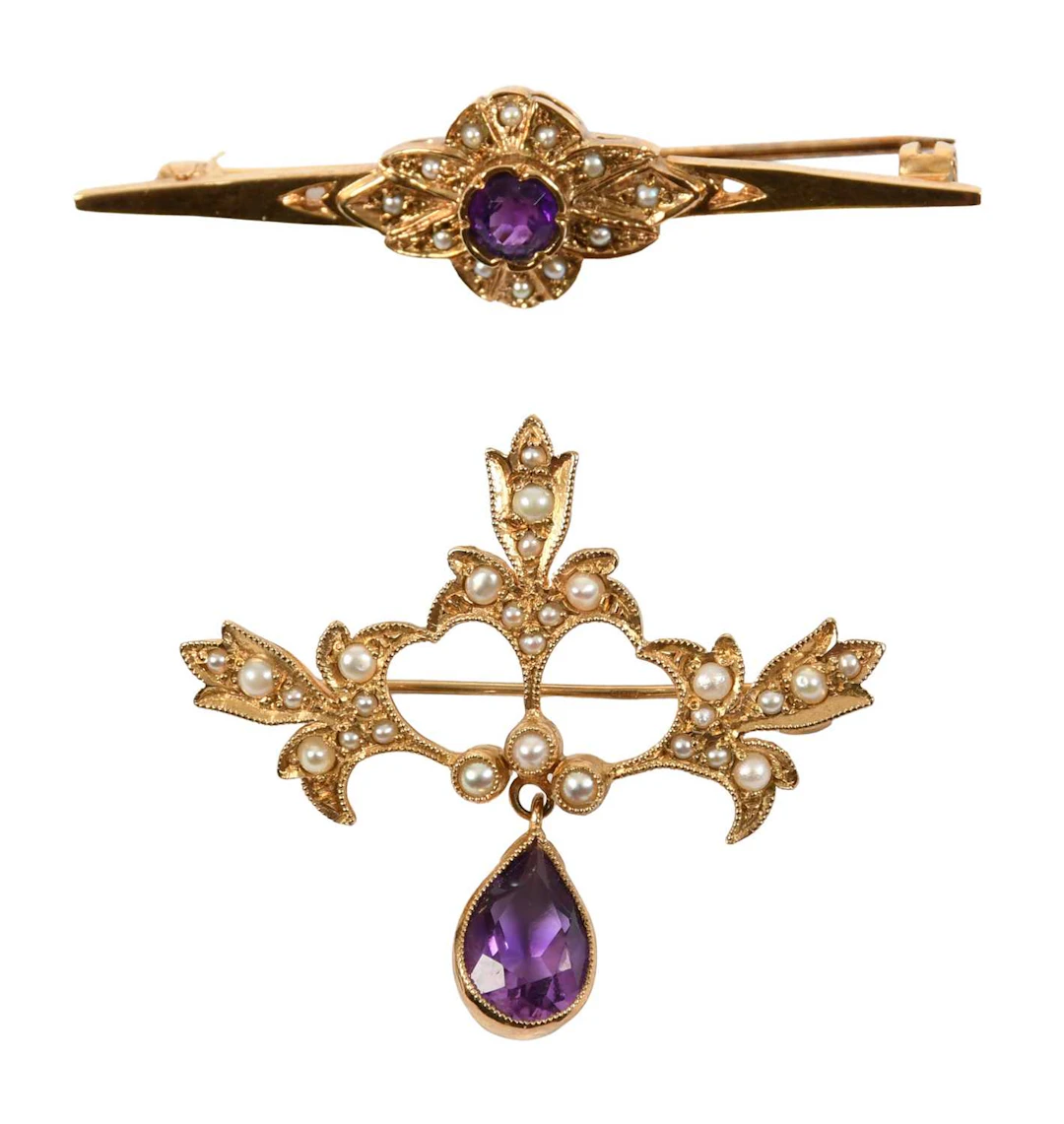 A 9 Carat Gold Amethyst and Split Pearl Brooch, A 9 Carat Gold Amethyst