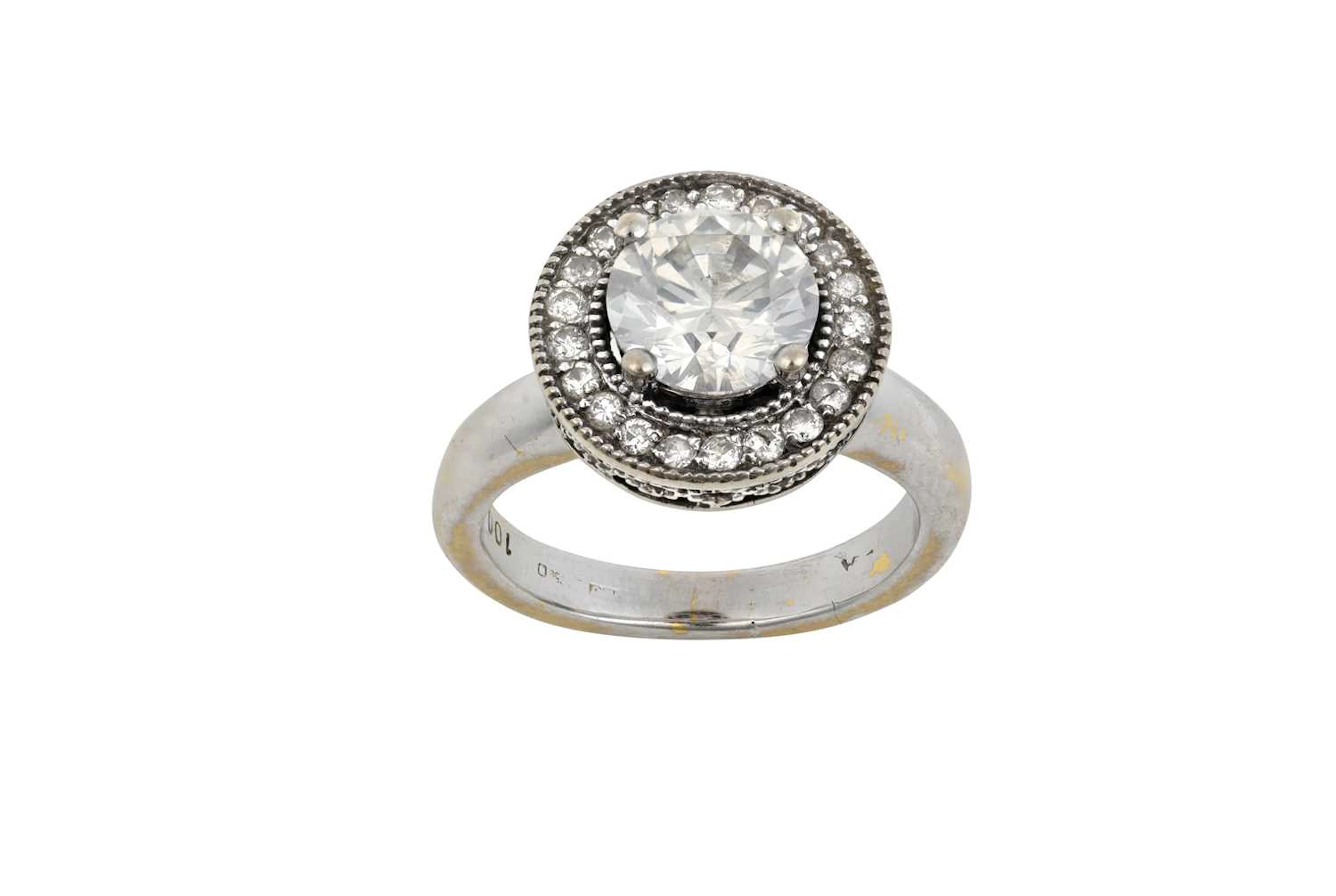 An 18 Carat White Gold Diamond Cluster Ring