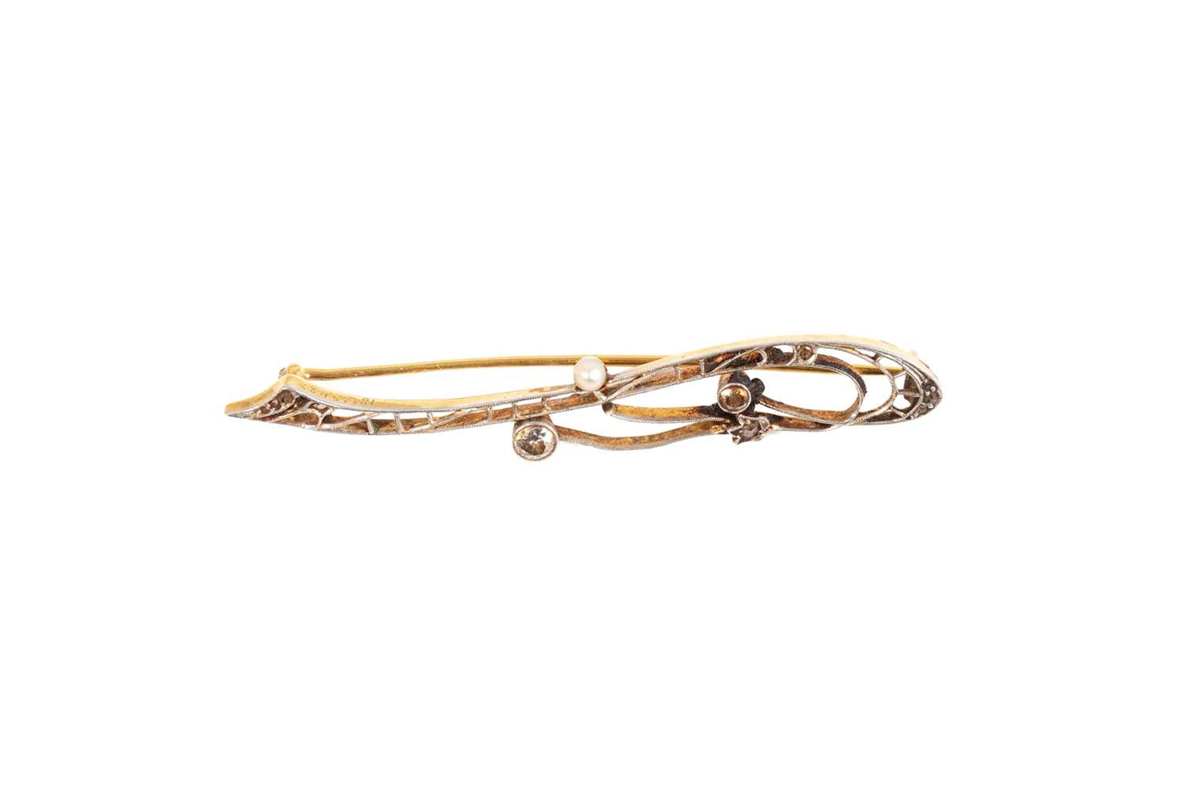 A Diamond and Split Pearl bar Brooch (a.f)