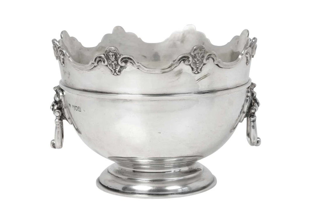 An Edward VII Silver Rose Bowl by Goldsmiths and Silversmiths Co.