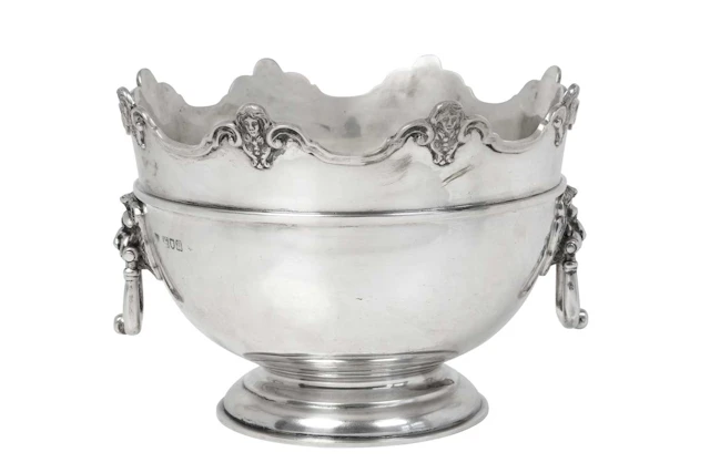 An Edward VII Silver Rose Bowl by Goldsmiths and Silversmiths Co.