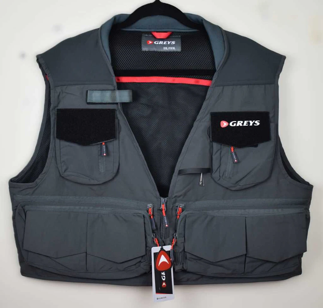 A Greys Tail Lightweight Fly Fishing Vest size XXL/XXXL