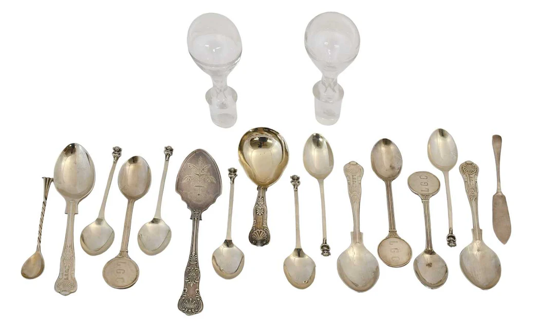 A Set of Six Elizabeth II Silver Teaspoons, by C. Robathan and Son