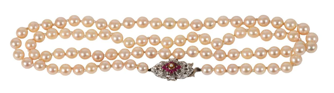 A Cultured Pearl Necklace, with An 18 Carat White Gold Synthetic Ruby