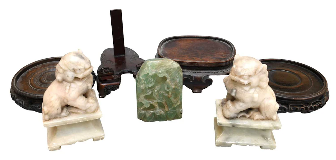 A Chinese Carved Hardwood Charger Stand, Qing dynasty