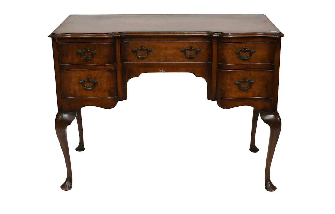 A Reproduction Crossbanded Walnut Dressing Table