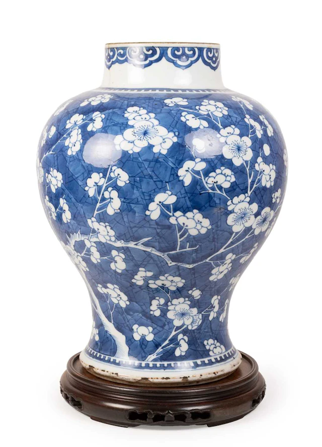 A Chinese Porcelain Vase, Kangxi