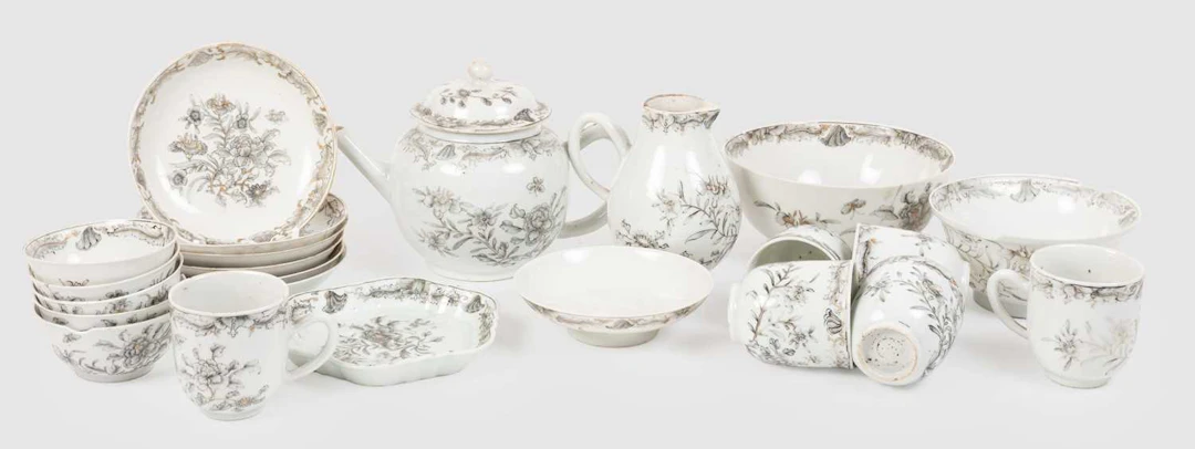 A Chinese Porcelain Tea Service