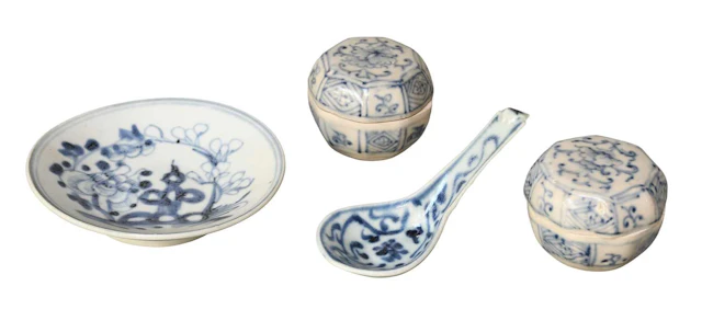 A Chinese Porcelain "Tek Sing Treasures" Dish, 19th century