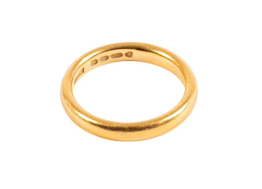 A 22 Carat Gold Band Ring
