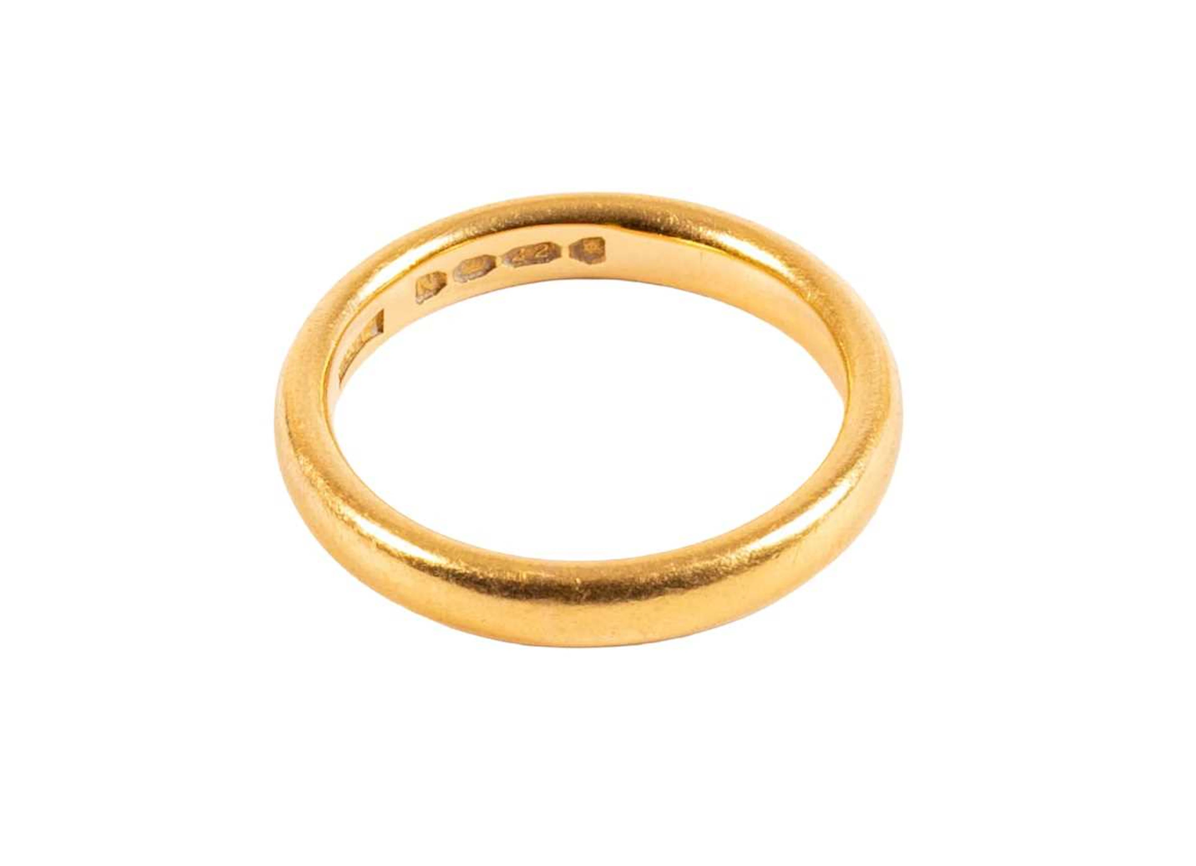 A 22 Carat Gold Band Ring