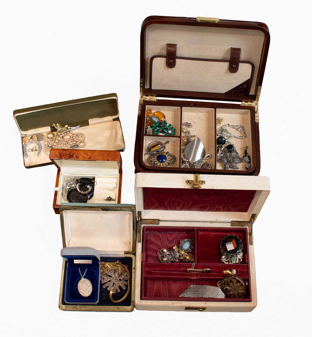 A Quantity of costume and silver jewellery