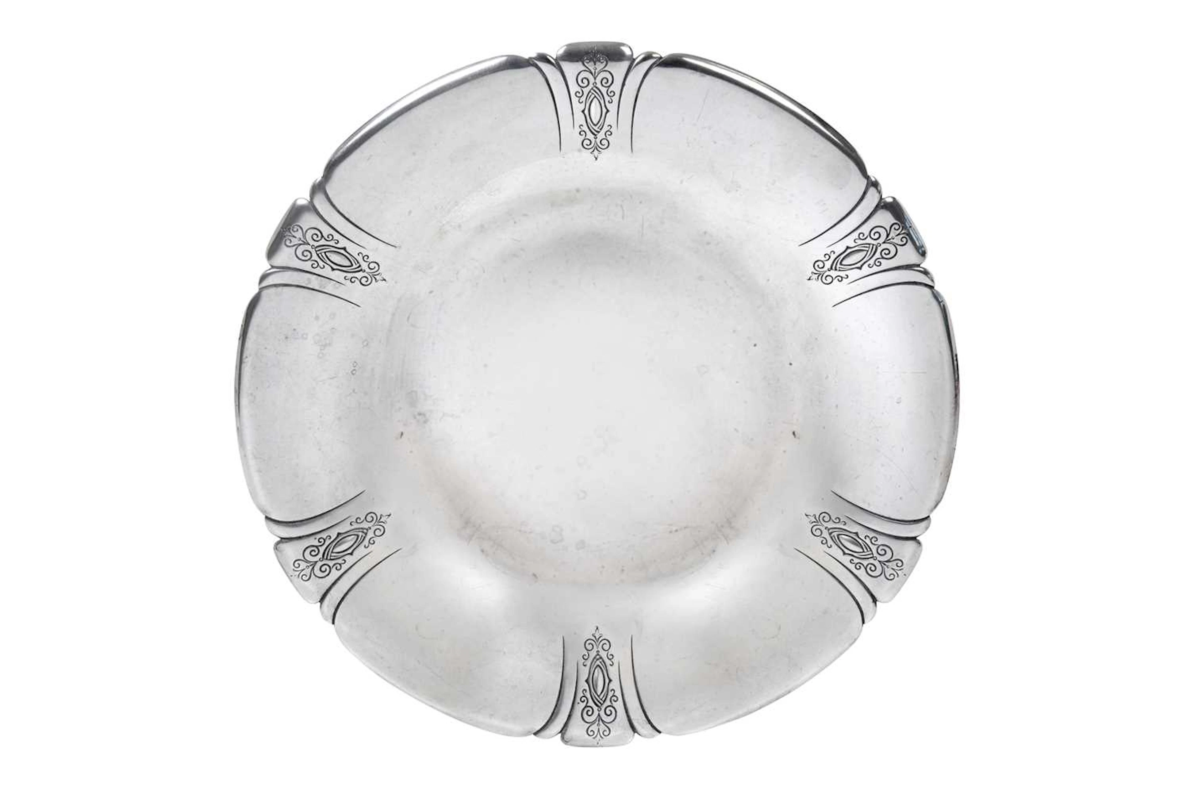 An American Silver Dish by Towle Silversmiths, Newburyport, Massachusetts