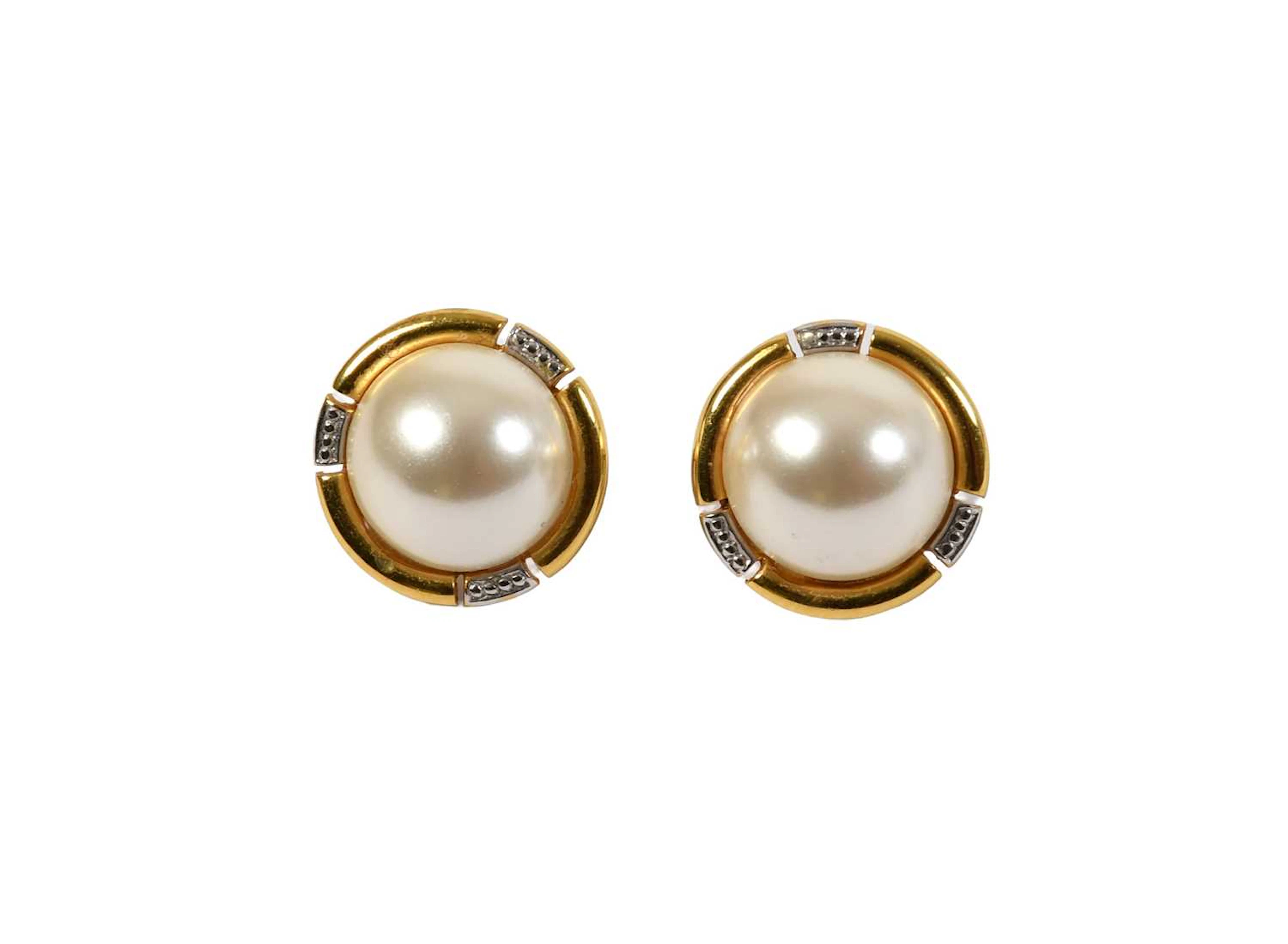 A Pair of 9 Carat Gold Mabe Pearl Earrings